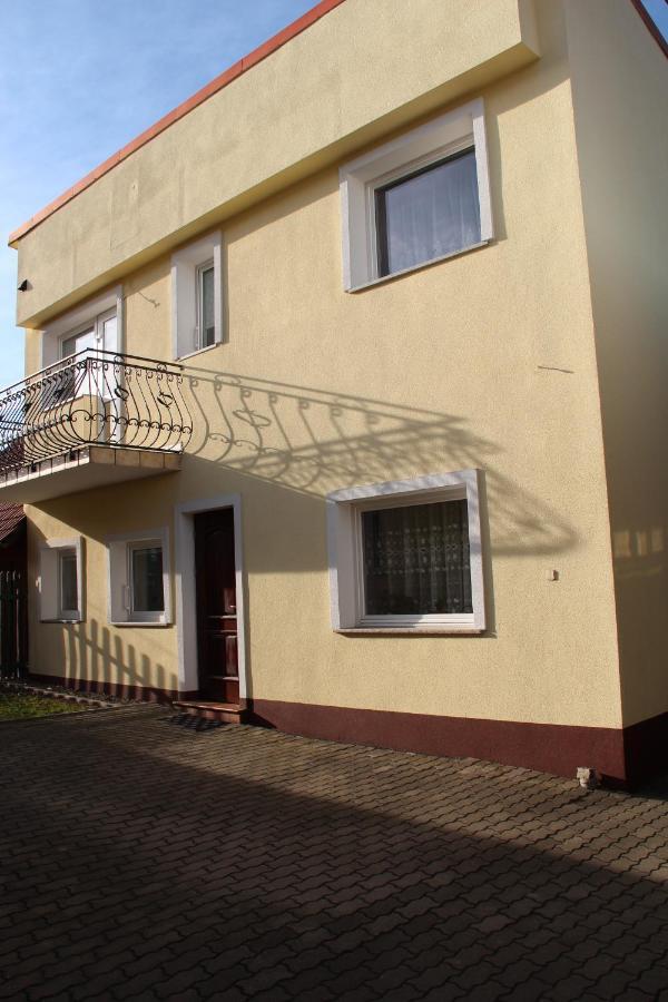 Dom Pod Gorami Apartment Mirsk Luaran gambar